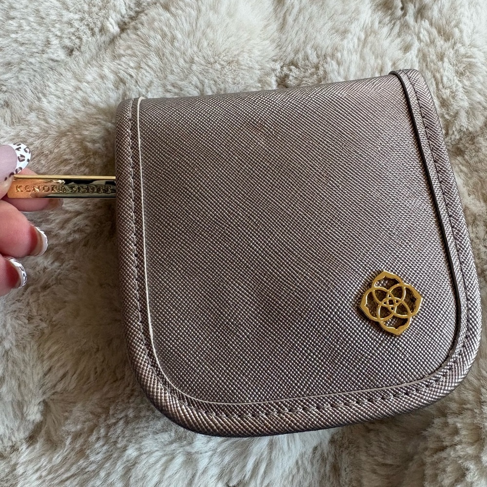 Kendra Scott Brown Jewelry case